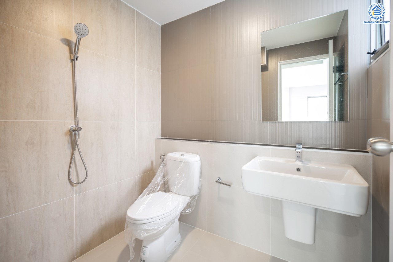 บ้านมือสองตกแต่งใหม่ คุณภาพแบรนด์ LH ม.ชัยพฤกษ์ ราชพฤกษ์-แจ้งวัฒนะ หลังมุม เนื้อที่ 58.8 ตร.ว. ฟังก์ชัน 3 ห้องนอน 3 ห้องน้ำ 2 ที่จอดรถ ภายในตกแต่งหรูหรา บนทำเลศักยภาพติดถนนราชพฤกษ์ เชื่อมสู่แจ้งวัฒนะได้อย่างรวดเร็ว และเพียง 10 นาทีถึงรถไฟฟ้า "สถานีบางรักใหญ่"...